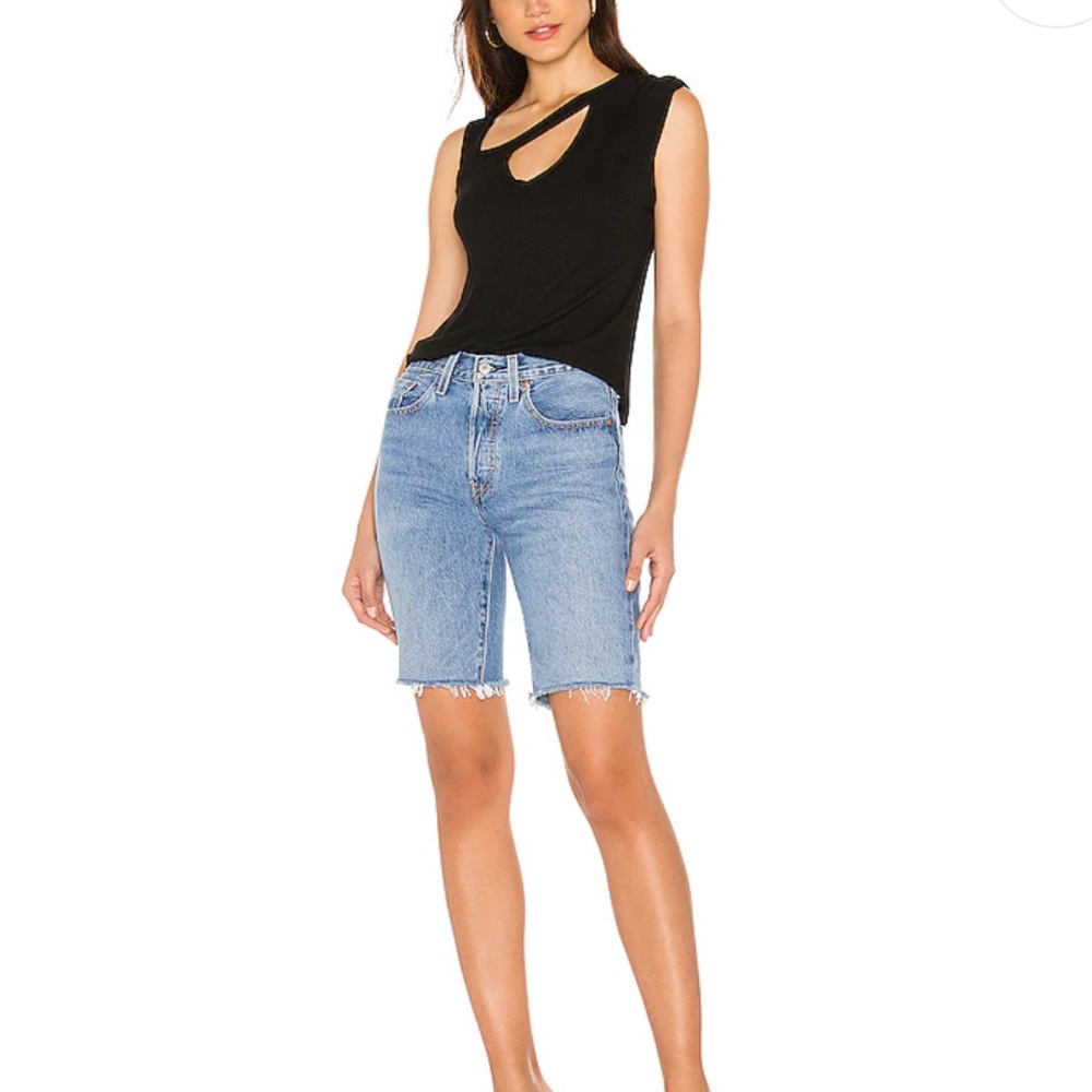 NWT Levi’s 501 Knee Length Short
